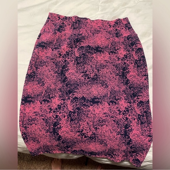 *ADD ME FOR FREE ON ORDERS $50+* TWO Lularoe Skirts - Azure and Cassie - Picture 5 of 7